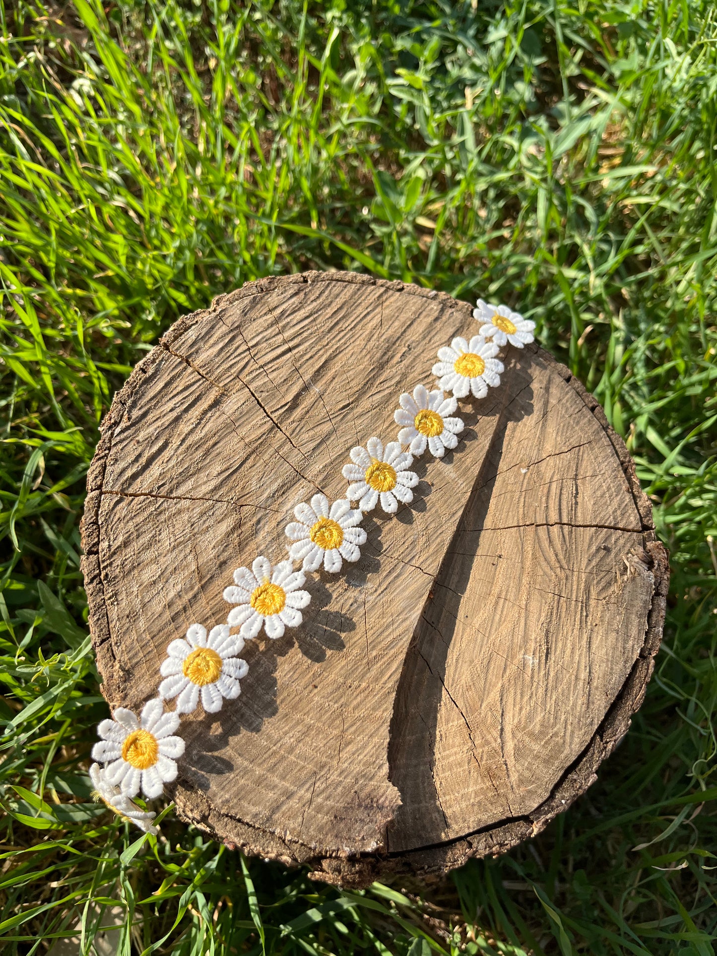 Classic Daisy Choker