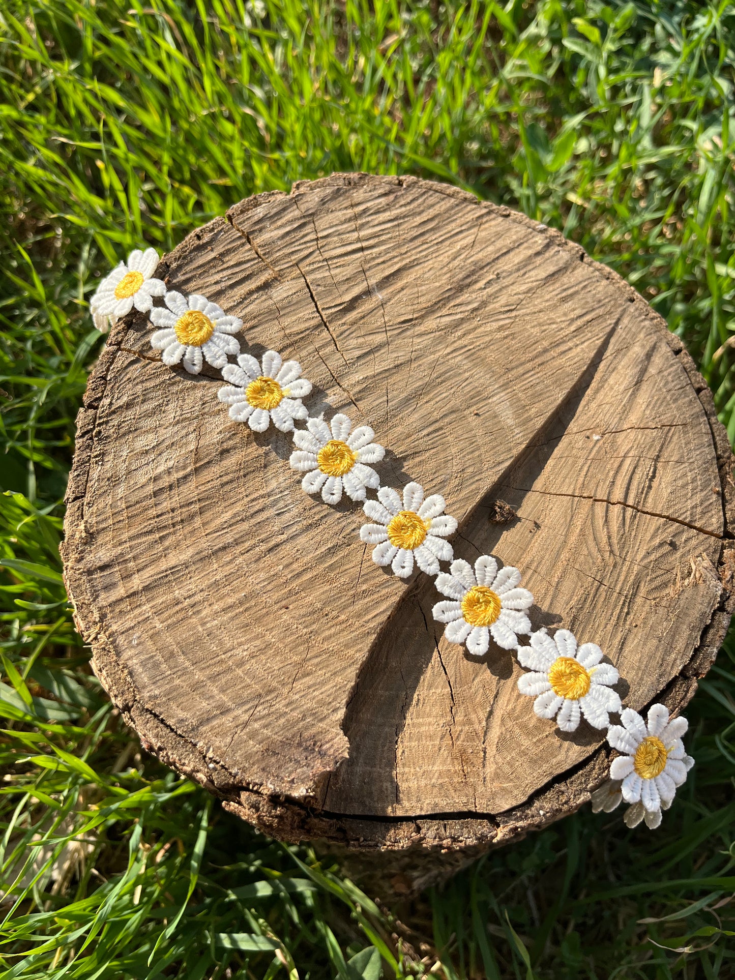 Classic Daisy Choker