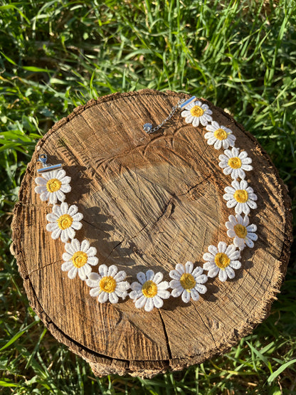 Classic Daisy Choker