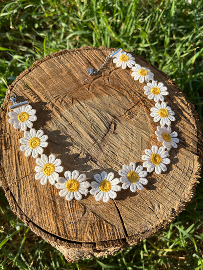 Classic Daisy Choker