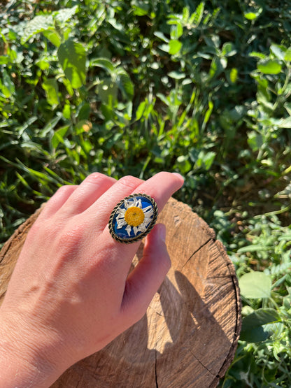 Vintage Dry Flower Resin Ring