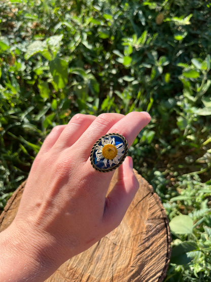 Vintage Dry Flower Resin Ring