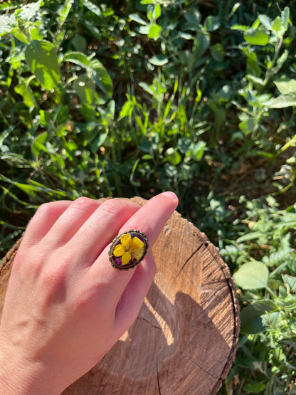 Vintage Dry Flower Resin Ring