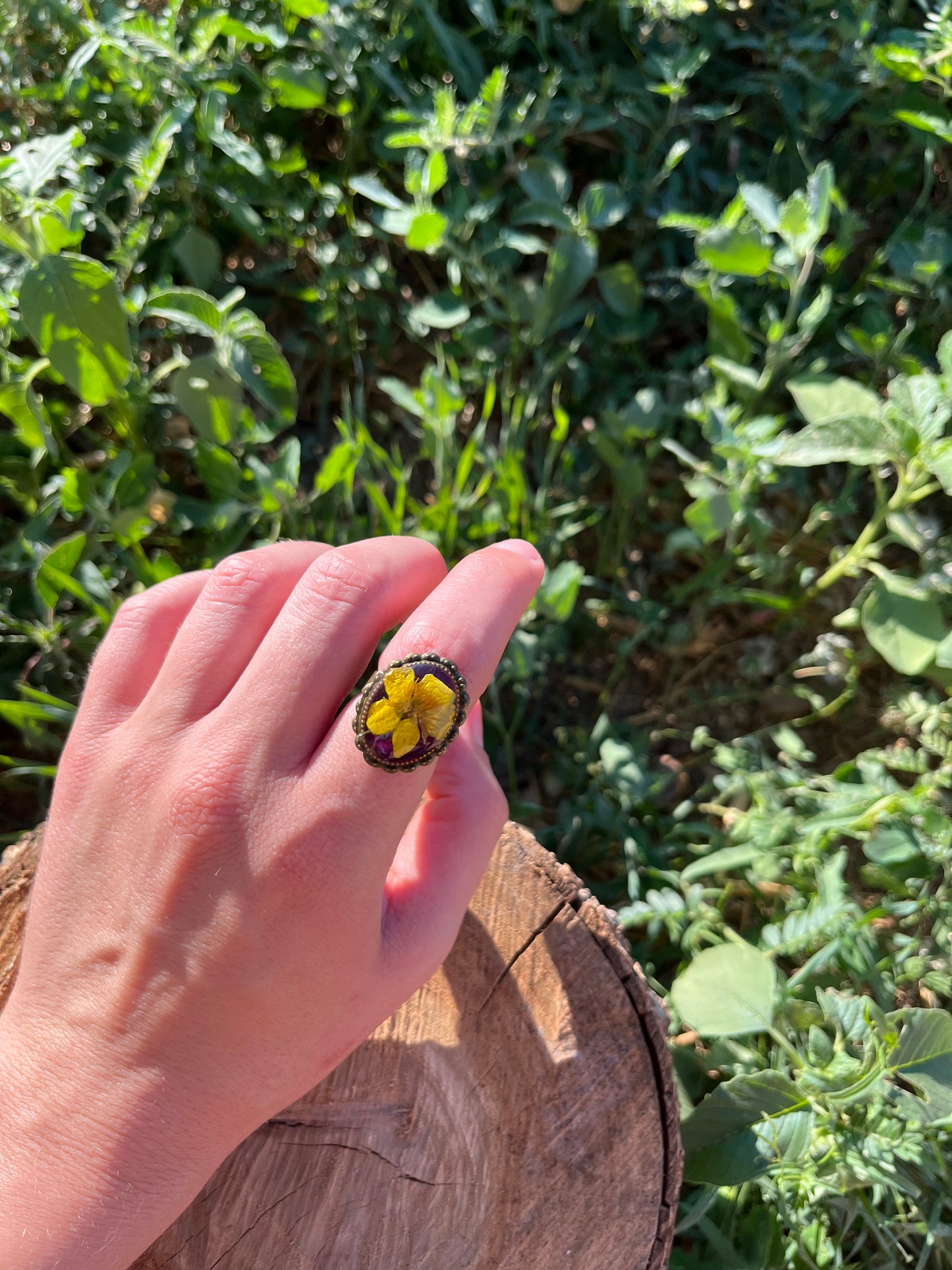 Vintage Dry Flower Resin Ring