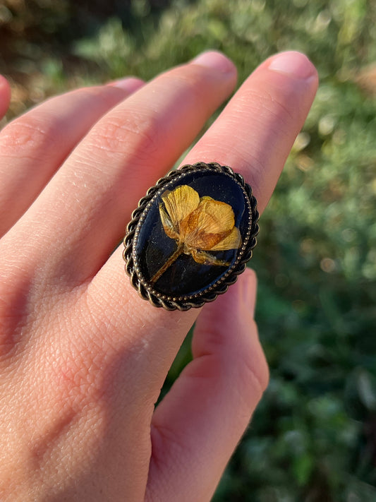 Vintage Dry Flower Resin Ring