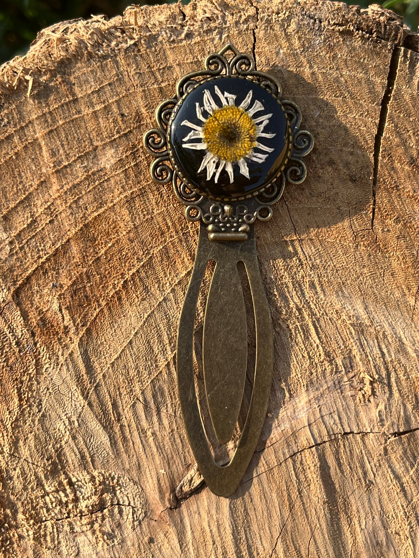 Vintage Dry Flower Resin Bookmark