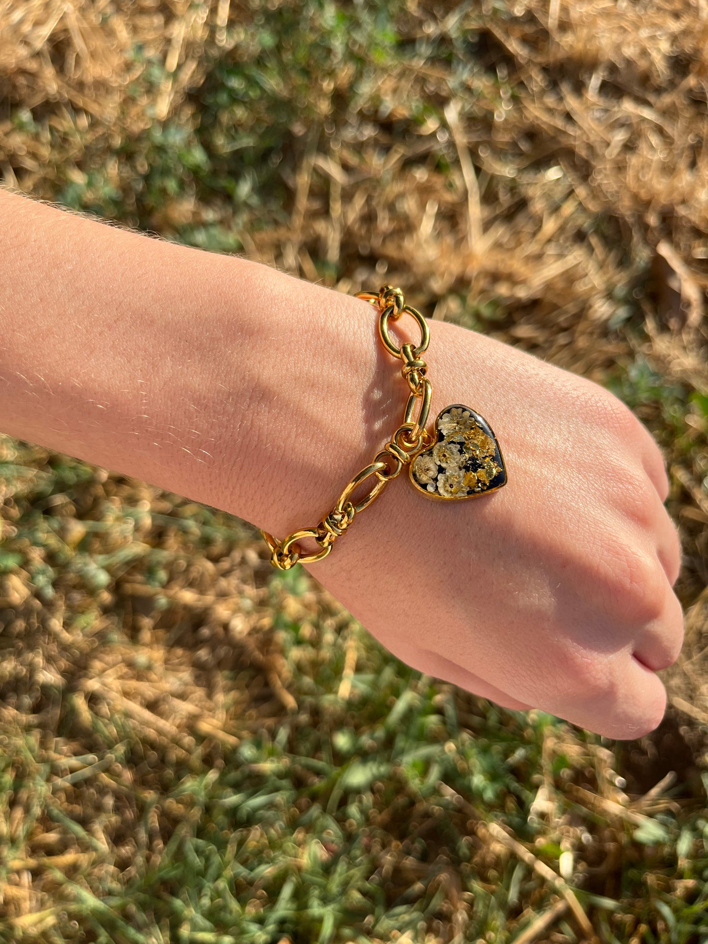 Heart Pendant Bracelet with Dried Flowers and Gold Flakes