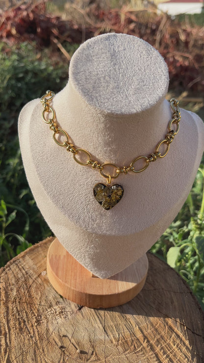 Heart Pendant Necklace with Dried Flowers and Gold Flakes